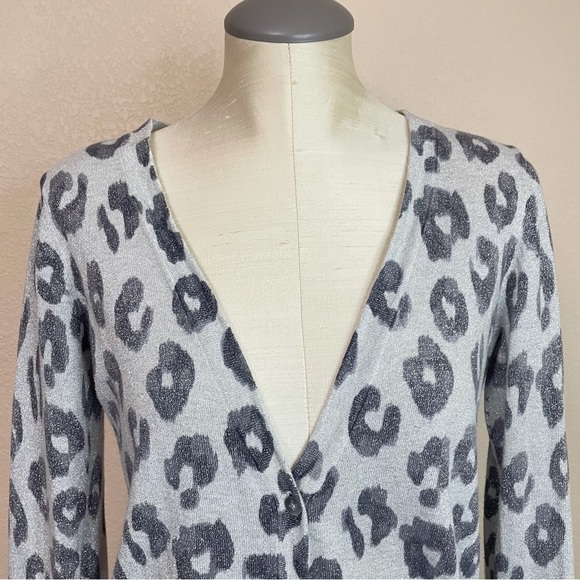 Old Navy Gray Animal Print Holiday Metallic Embellished Cardigan Size Small - Picture 5 of 11